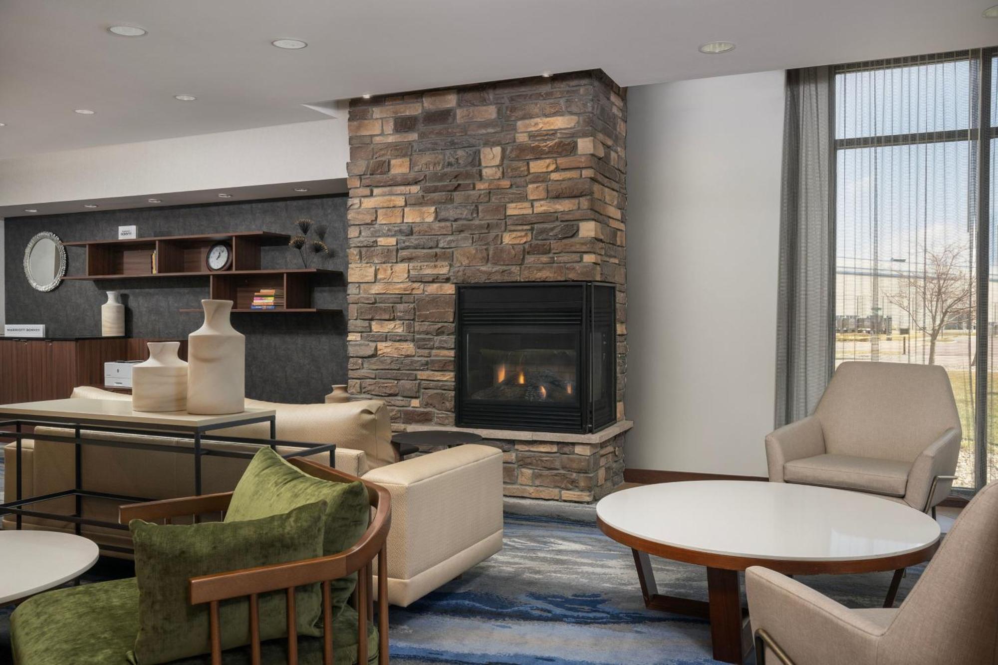 Fairfield Inn & Suites By Marriott Sioux Falls Airport Bagian luar foto